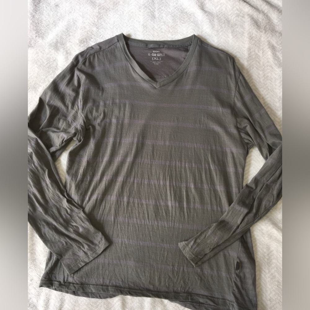 DKNY Long Sleeve V-Neck T-Shirt XL